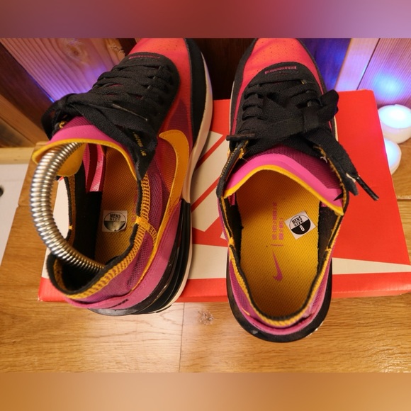 Nike Waffle One Sz 8 - New in Box, Pink/Purple Mesh, Yellow Insole - Picture 2 of 7